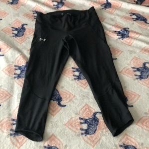 Under Armour Women’s Black Capri Leggings